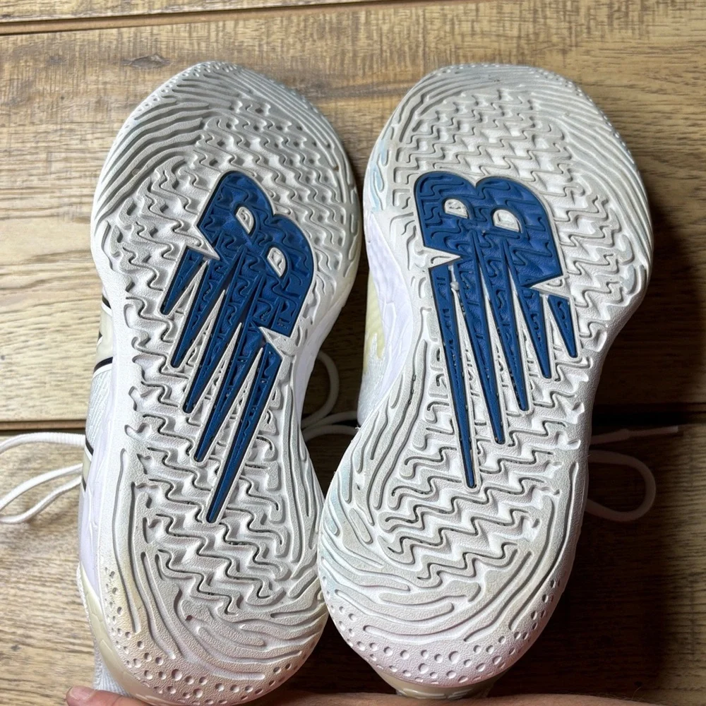 Women’s New Balance Fresh Foam Lav V2 Size 8.5 - Picture 7 of 8